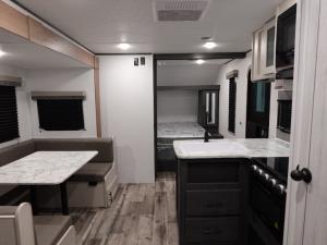 Aspen Trail LE 23BH Photo