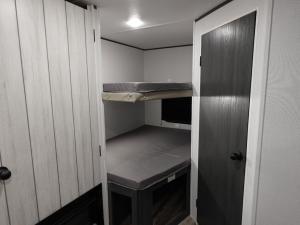 Aspen Trail LE 23BH Photo