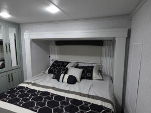 Regency 3881FKL Photo