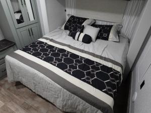 Regency 3881FKL Photo