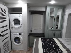 Regency 3881FKL Photo