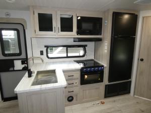Della Terra 241BH Photo