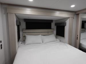 Solitude 376RD Photo