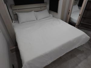 Solitude 376RD Photo