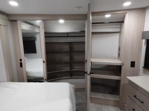 Solitude 376RD Photo