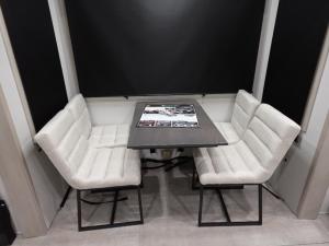 Solitude 376RD Photo