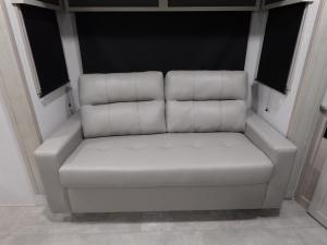 Solitude 376RD Photo