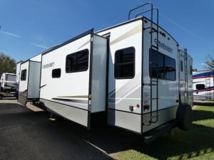 Crusader 382MBH Photo