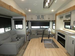 Crusader 382MBH Photo