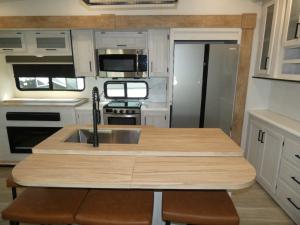 Crusader 382MBH Photo