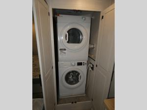 Crusader 382MBH Photo