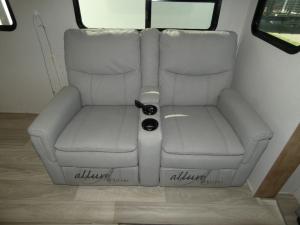 Crusader 382MBH Photo