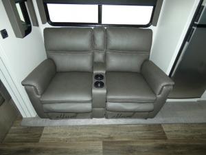 Cougar Half-Ton 24RDS Photo