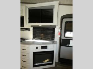 Cougar Half-Ton 24RDS Photo