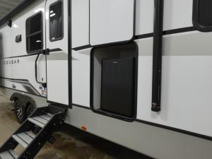 Cougar Half-Ton 28BHS Photo