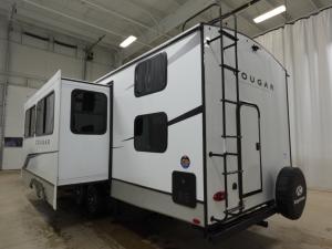 Cougar Half-Ton 28BHS Photo