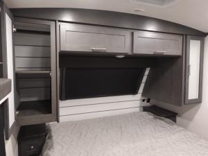 Cougar Half-Ton 28BHS Photo