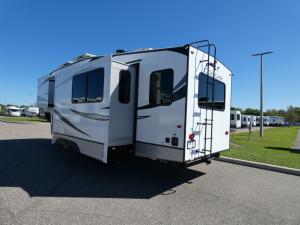 Cougar Half-Ton 24RDS Photo
