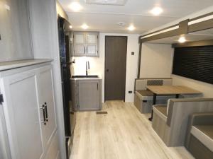 Hideout Sport Double Axle 291BR Photo