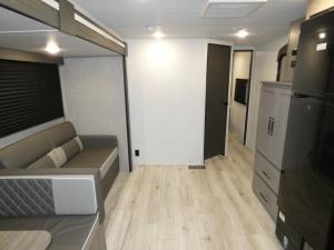 Hideout Sport Double Axle 291BR Photo