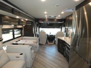 Bounder 33C Photo