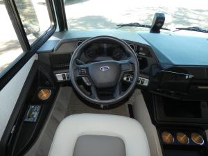 Bounder 33C Photo