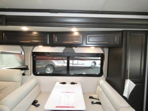 Bounder 33C Photo