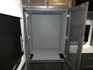 Bounder 33C Photo
