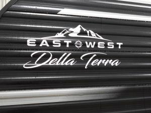 Della Terra 251RD Photo