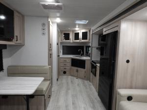 Della Terra 221ML Photo