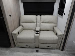 Della Terra 221ML Photo