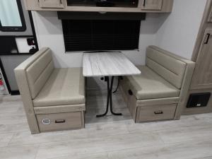 Della Terra 221ML Photo