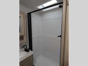 Della Terra 221ML Photo