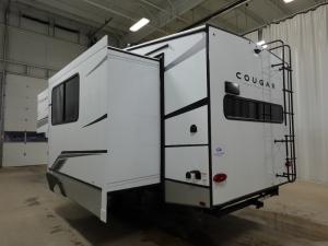 Cougar Half-Ton 23MLE Photo