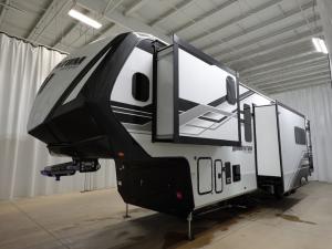 Momentum M-Class 395MS Photo