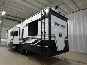 Momentum M-Class 395MS Photo
