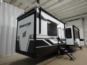 Momentum M-Class 395MS Photo