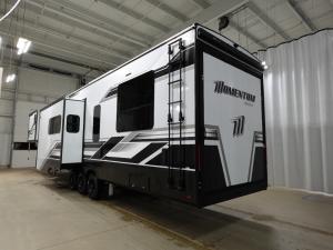 Momentum M-Class 395MS Photo