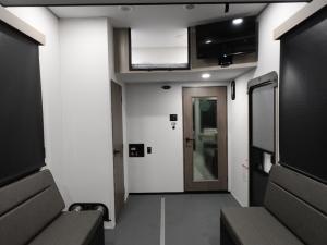 Momentum M-Class 395MS Photo