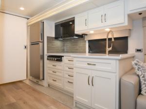 Bay Star 3225 Photo