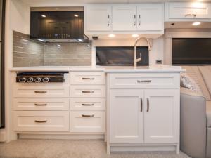 Bay Star 3225 Photo
