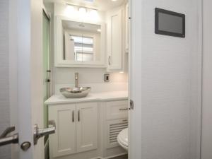 Bay Star 3225 Photo