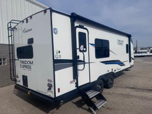Freedom Express Ultra Lite 246RKS Photo