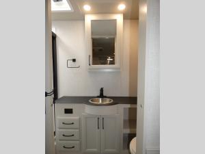 Admiral 32N Photo