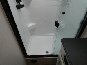 Admiral 32N Photo