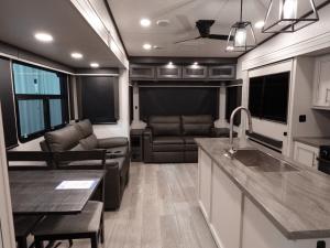 Cougar 316RLS Photo