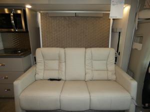 Navion 24T Photo