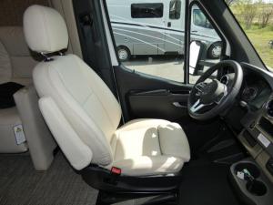 Navion 24T Photo