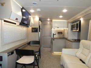 Navion 24T Photo