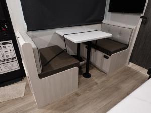 R Pod RP-190 Photo